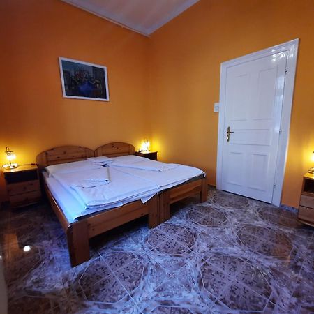 Gloria Apartman Gyula Exterior photo