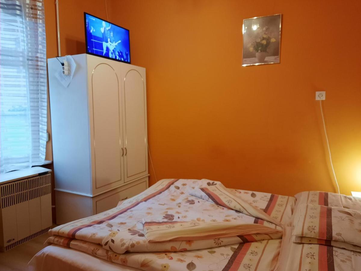 Gloria Apartman Gyula Exterior photo